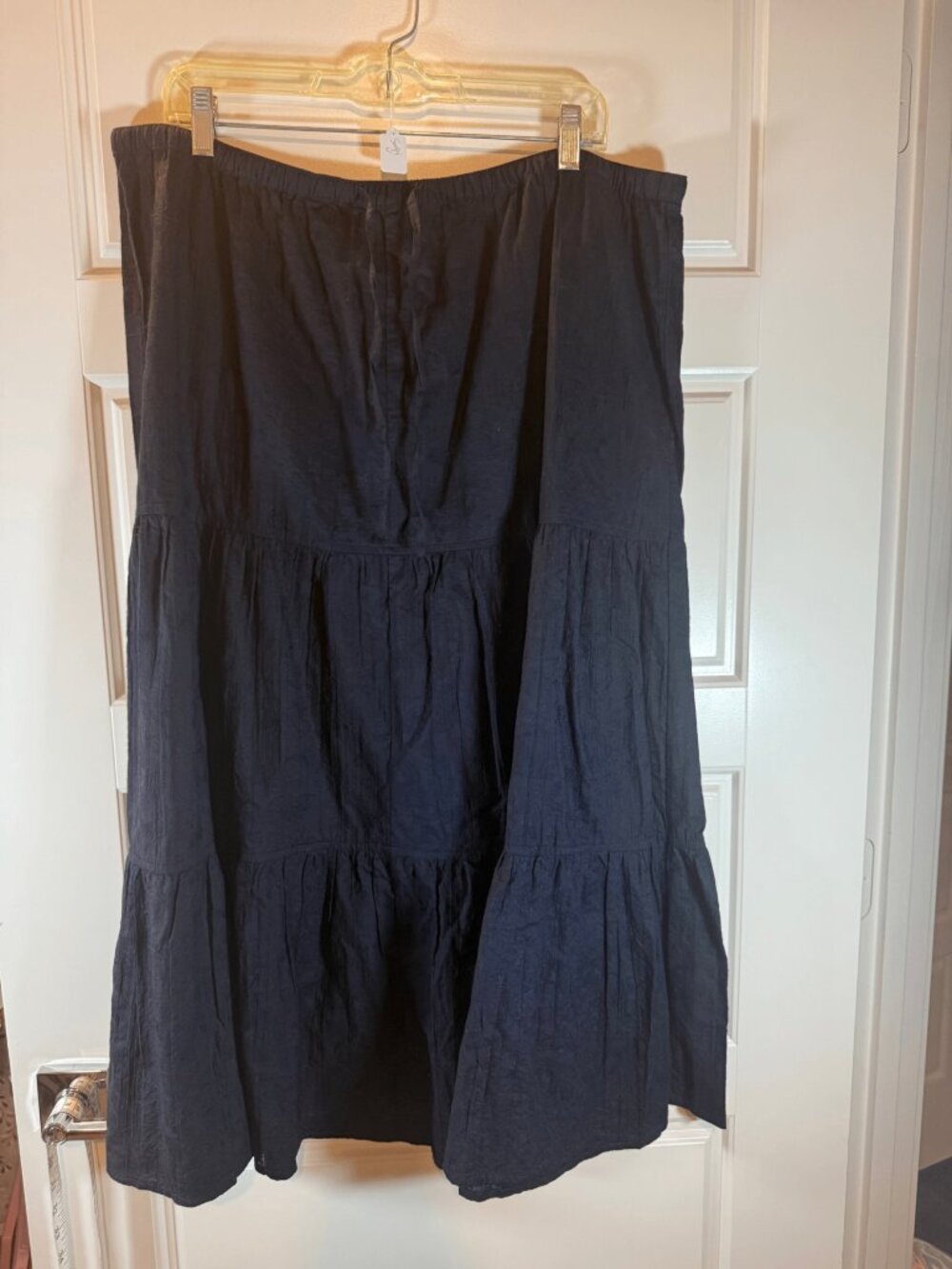 Avenue Women's Plus Size 18/20 Navy Skirt with Embroidered Detail